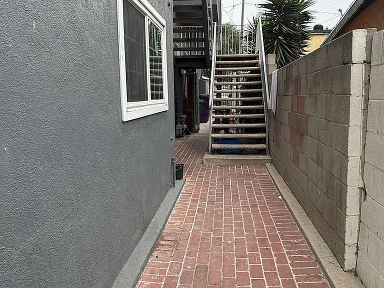 5847 Cherry Ave #A — Photo 9