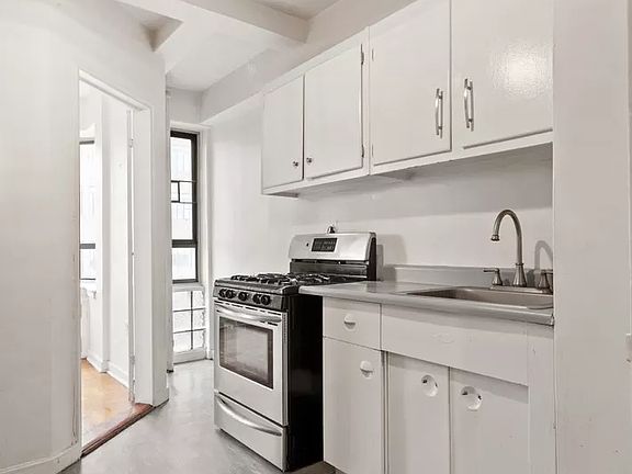 4th image of 130 8th Ave APT 8F