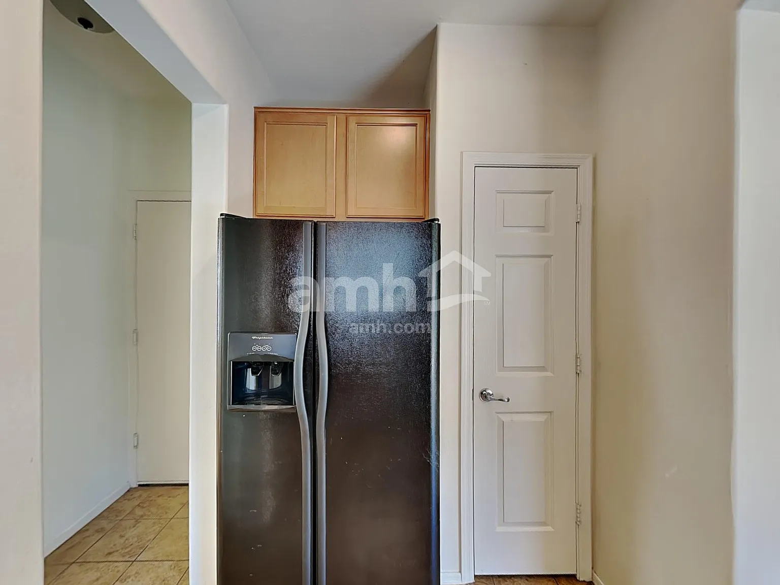 3 bed, 2.5 bath, 1375 sqft, $2,050 — Photo 4