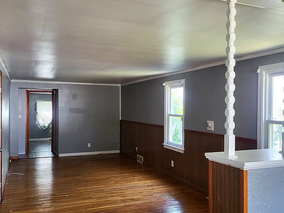 3rd image of 77 Oakmont Ave Floor 1