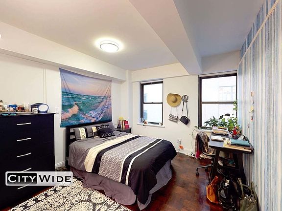 2nd image of 157 E 57th St #3L
