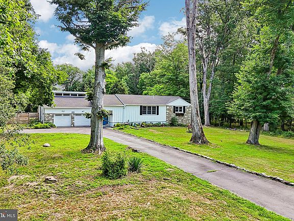 2nd image of 2129 Herblew Rd