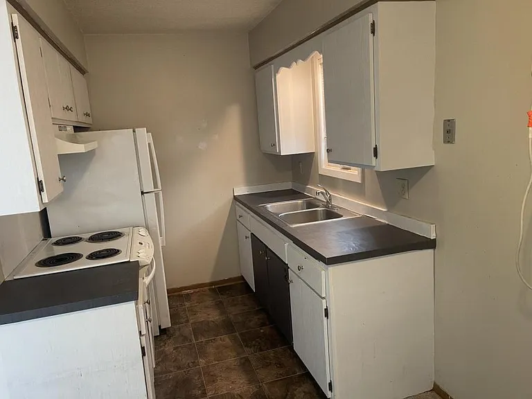 2630 Chicago Ave — Photo 7