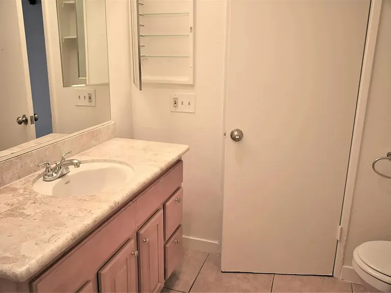 5412 Lindley Ave #103 — Photo 8