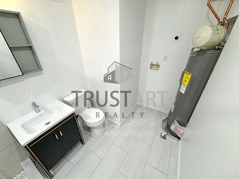 2317 N 15th St #4 — Photo 9