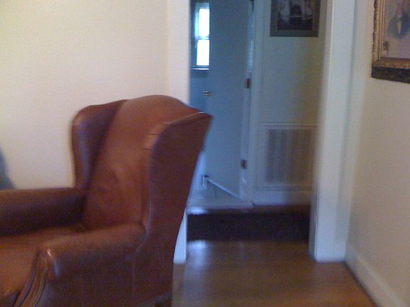 5th image of 125 Clover Dr SW