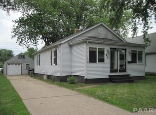 1405 S 10th St, Pekin, IL