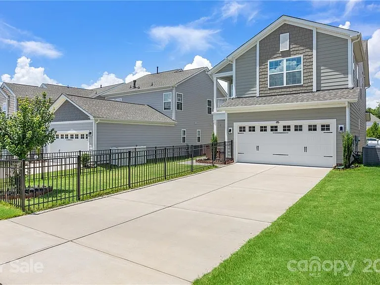 4020 Whittier Ln — Photo 5