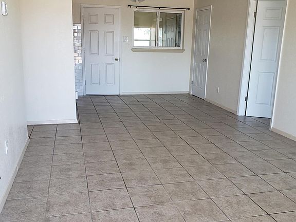 2nd image of 5601 Arrowhead Dr