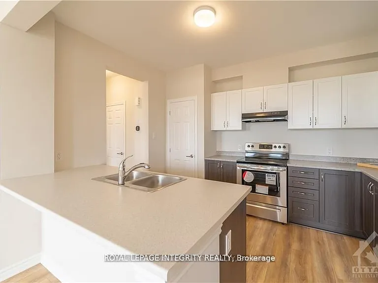 2014 Leinster Cir — Photo 9
