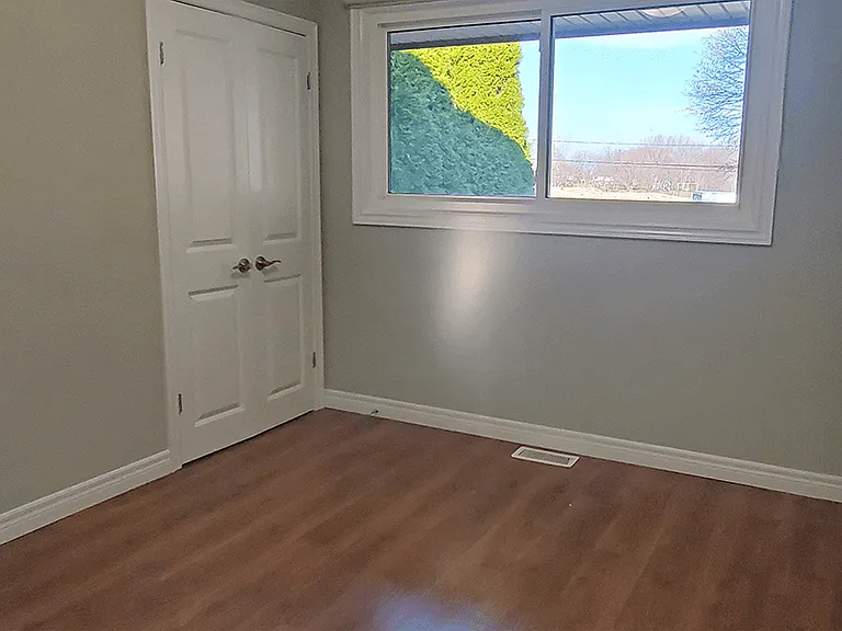 240 Lakeshore Rd #1 — Photo 7