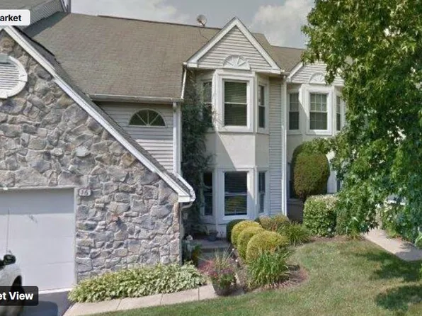 14 Martin Ct, Newtown, PA 18940