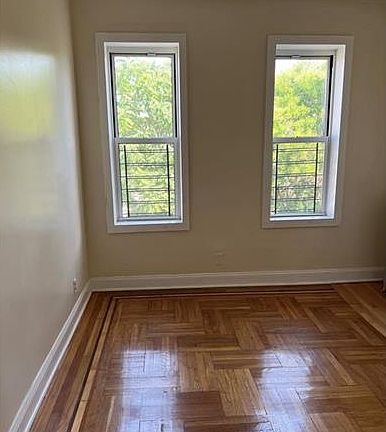 5th image of 3010 Holland Ave APT 9