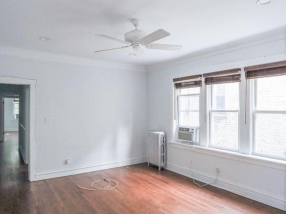 3rd image of 457 W Roslyn Pl #2