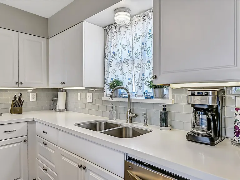 21600 Zachary Dr — Photo 16