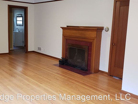 3rd image of 7734 N Chautauqua Blvd