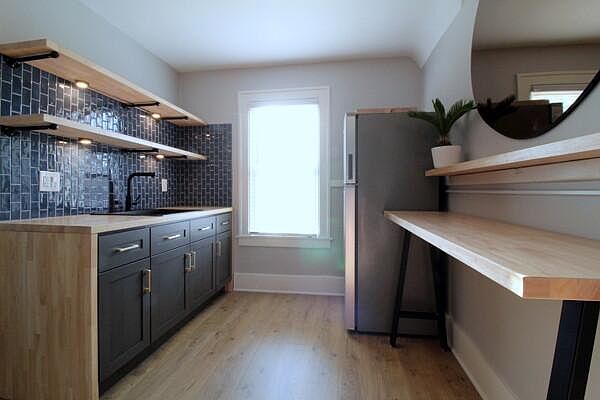 1st image of 1395 Mark Ave #2