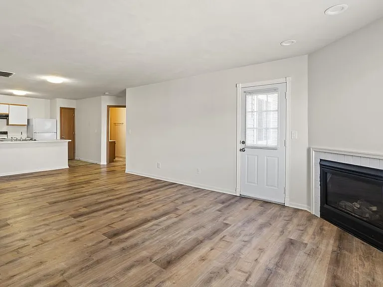 2213 Rockwood Dr — Photo 35