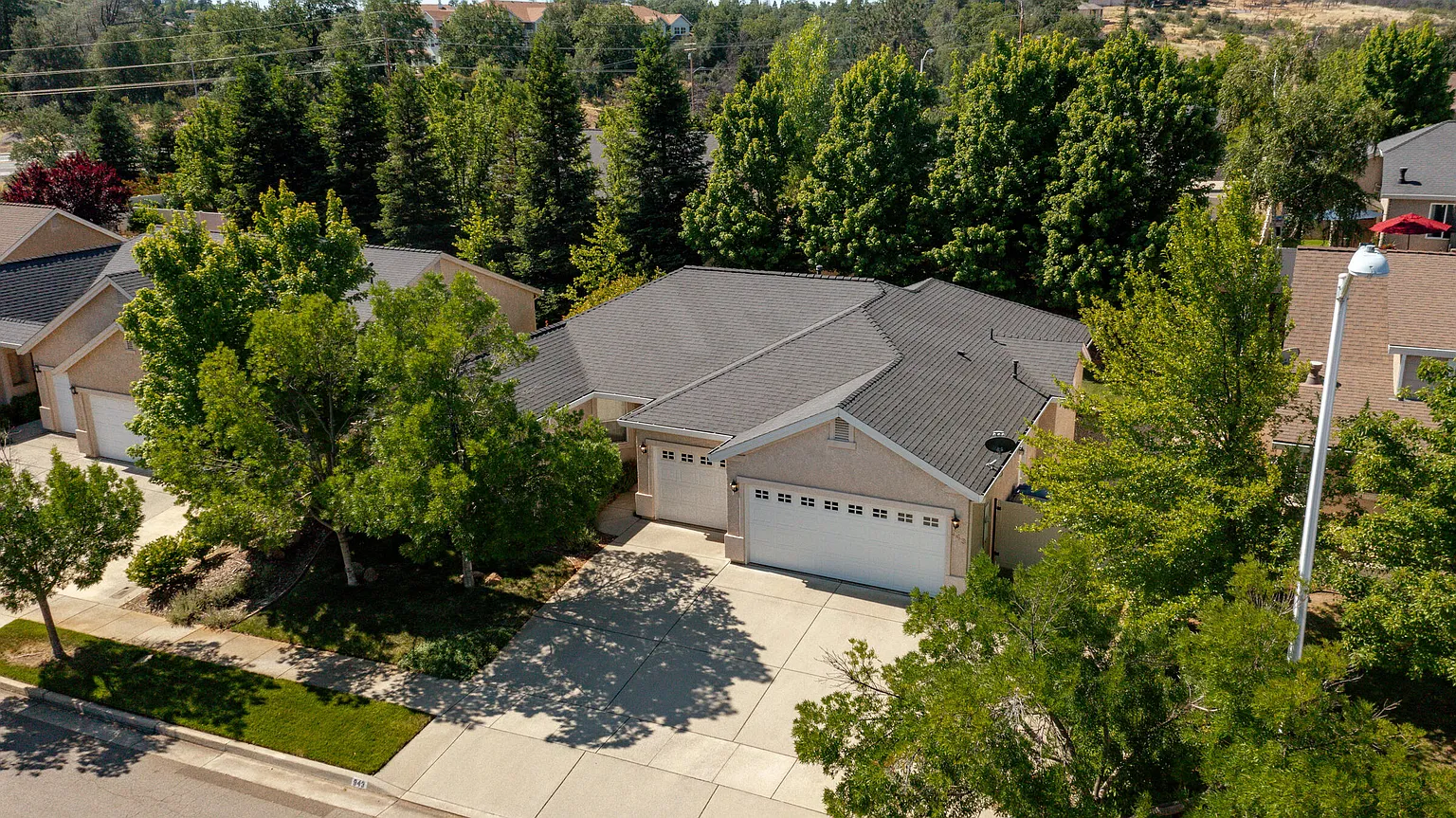 943 Leisha Ln photo 1