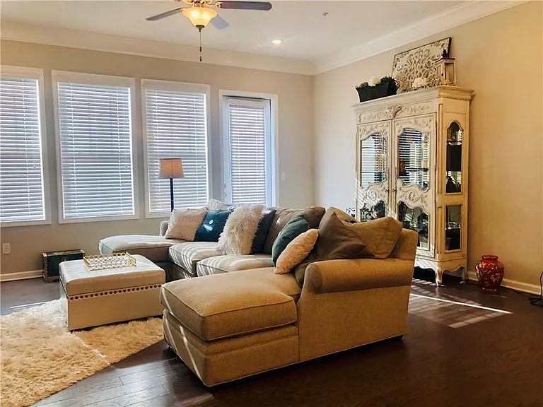 324 Beacons Pl — Photo 7