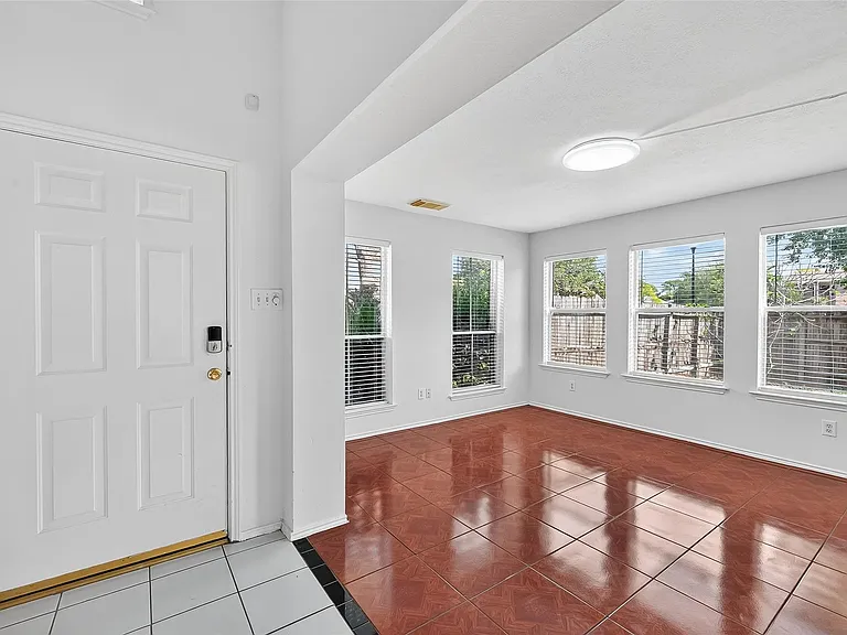 8366 Golf Green Cir — Photo 5