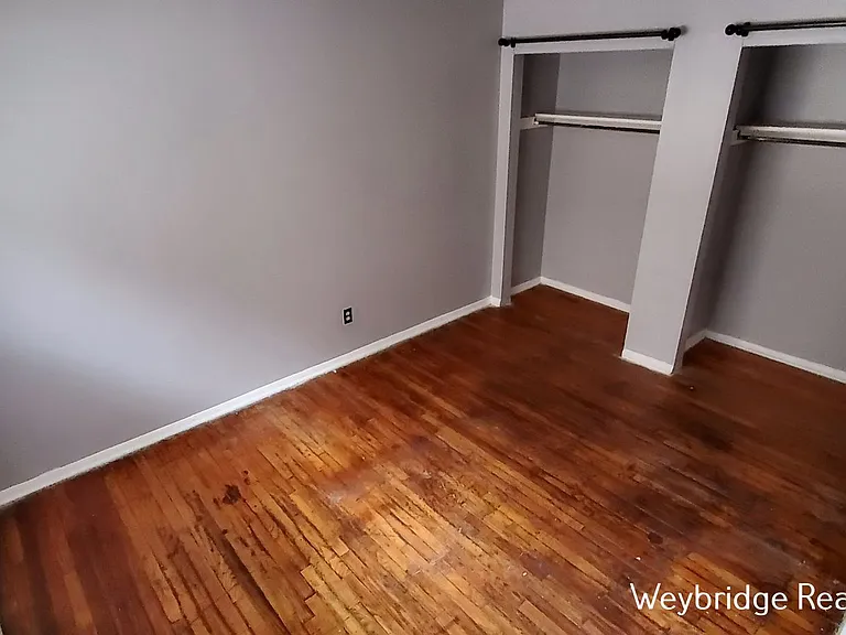 Gholson Avenue 694 — Photo 3