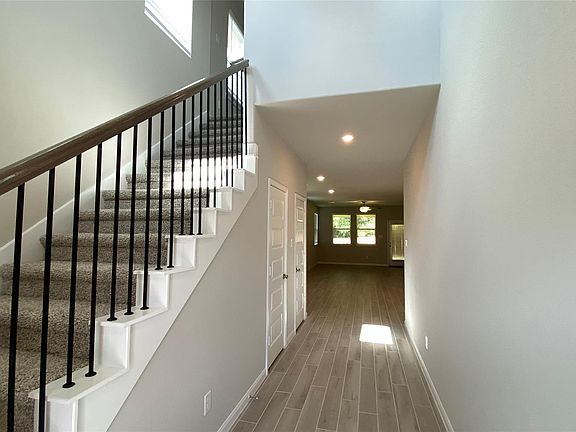5th image of 7059 Silverleaf Oak St