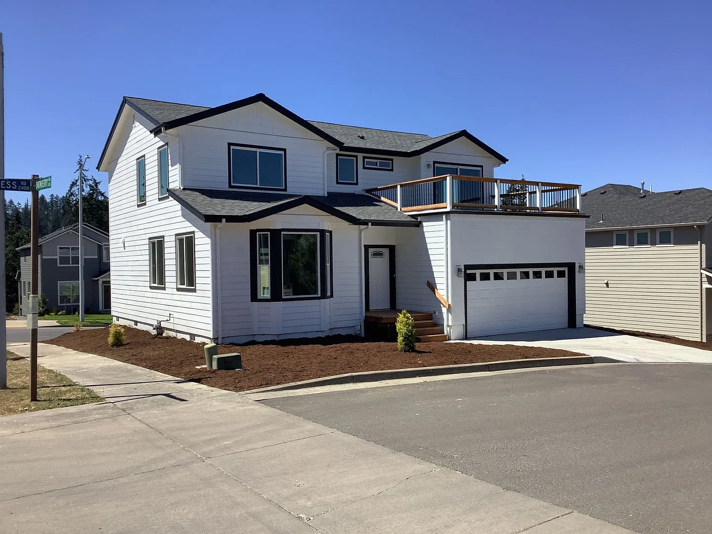 4-bedroom 3-bathroom house on Moon Mountain — Photo 1