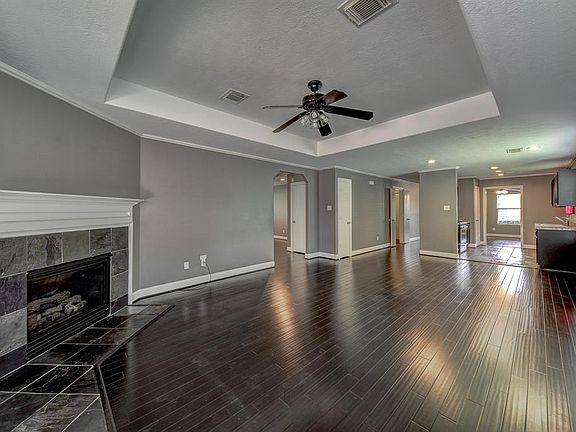 5th image of 18235 Barkers Crest Dr