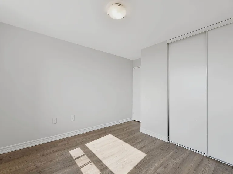 104 Confederation Dr — Photo 16