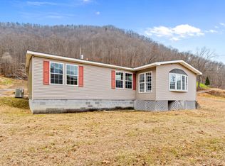 25 Price Petry Dr, Madison, WV 25130