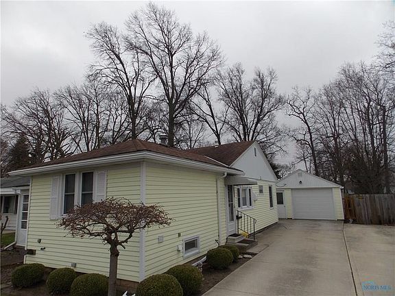 2nd image of 917 Amsden Blvd