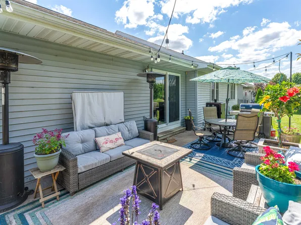 17 Hunters Ct, Fond Du Lac, WI 54935