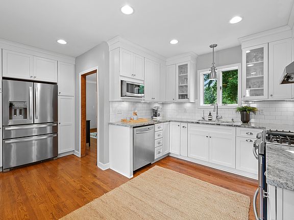 5th image of 1800 Cambridge Blvd