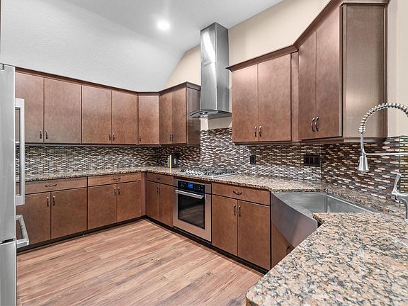 3rd image of 5010 Deer Point Dr