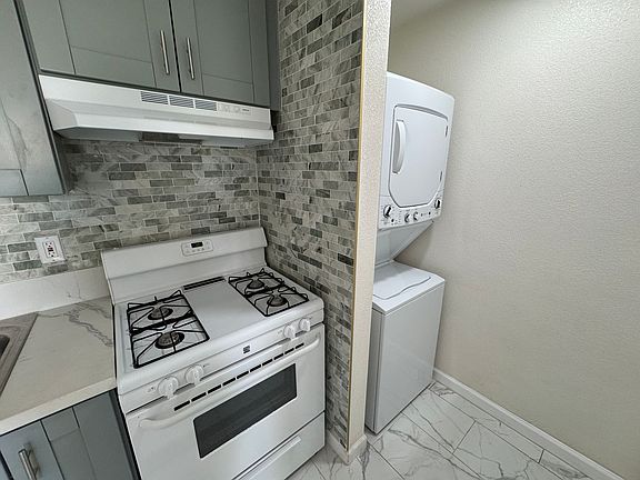 5th image of 1406 Oakdale Ave #1408