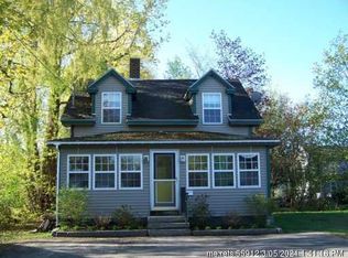 221 Main St, Winthrop, ME 04364