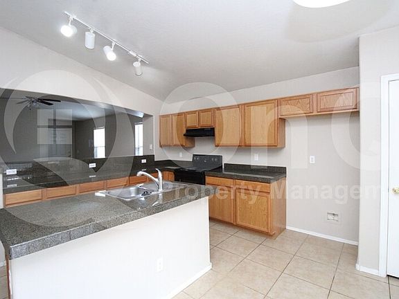 4th image of 2795 W Jasper Butte Dr