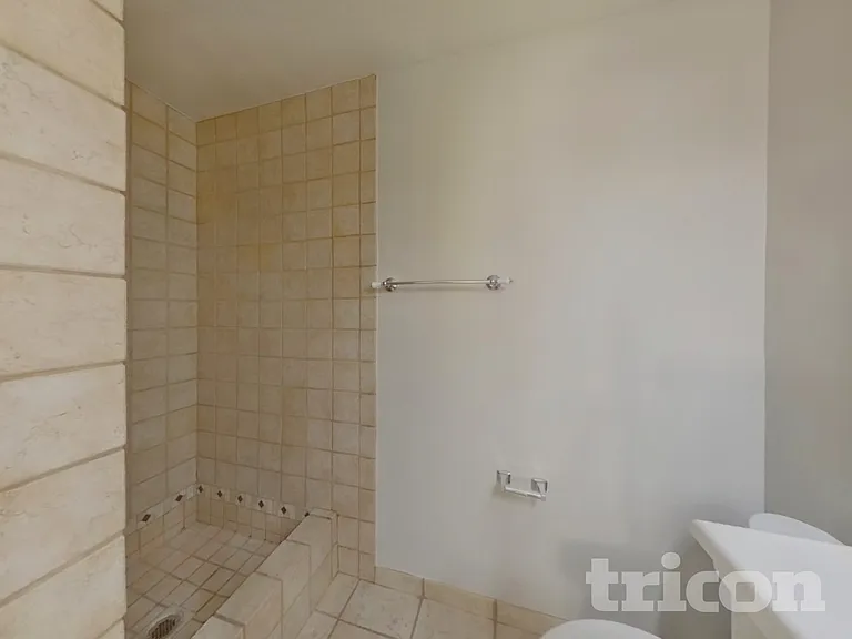 1947 Guinn Dr — Photo 16
