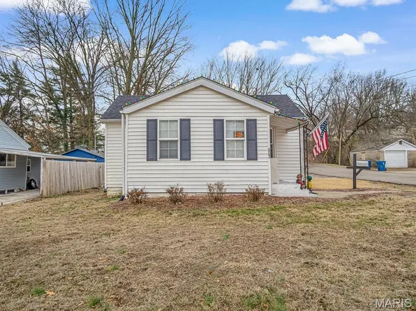 3701 Coronado Dr, Alton, IL 62002