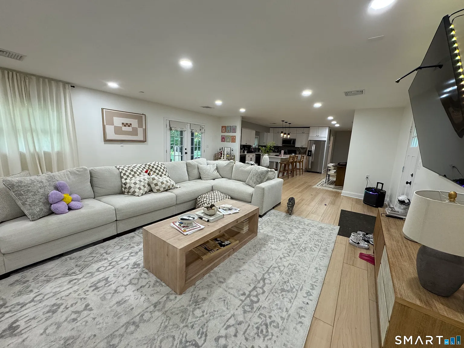 3 bed, 2.5 bath, 1920 sqft, $4,600 — Photo 2