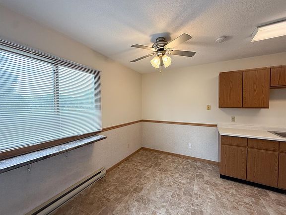 5th image of 3907 Boardwalk St #4