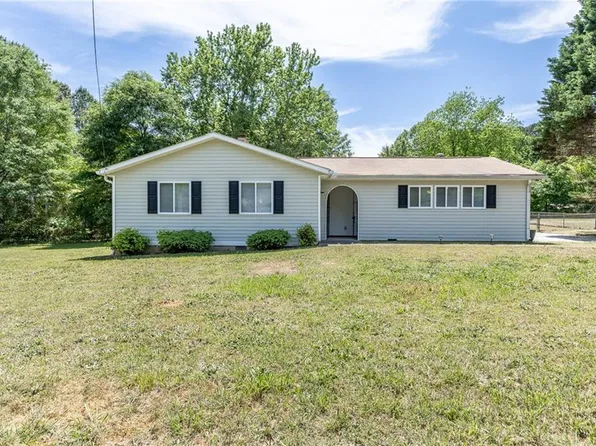 1597 Bennett Rd, Grayson, GA 30017