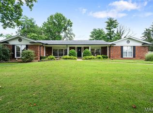 312 Diplomat Ln, Chesterfield, MO 63017
