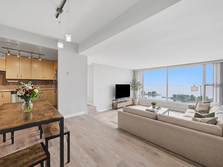 3200 N Lake Shore Dr #2102 — Photo 4