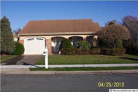 1st image of 33 Blackthorn Pl