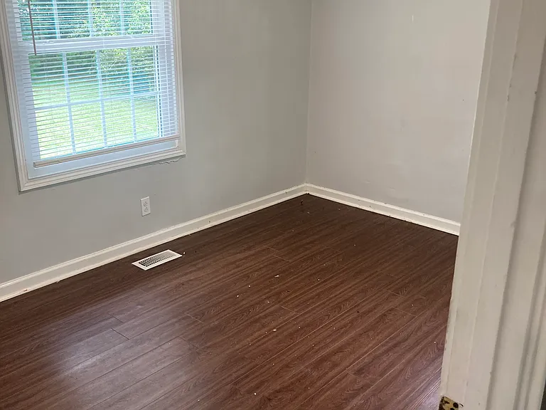 111 Trinity Dr — Photo 16