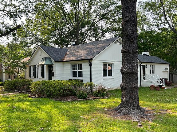 3rd image of 3746 N Woodland Dr