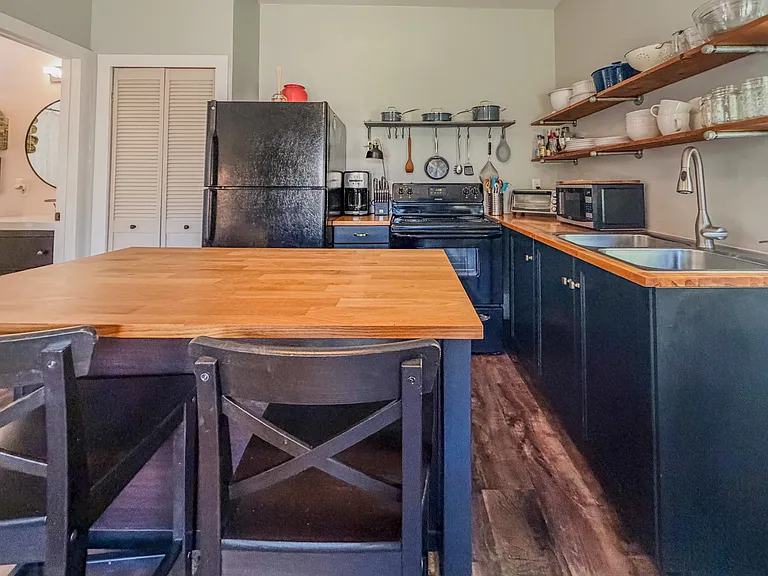 3885 Valencia Rd — Photo 4