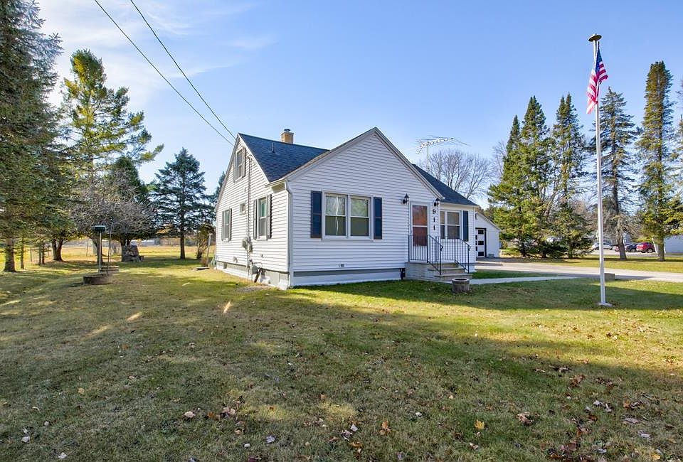1st image of 911 Oconto Ave